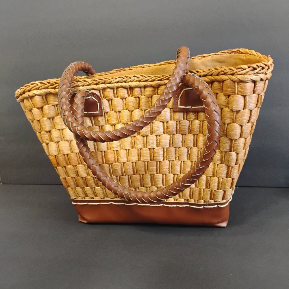 Bijoux Terner Straw Basket Purse – Light & Dark Brown – Gently Used